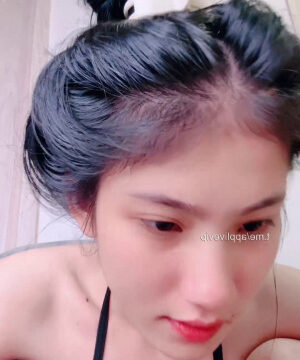 Idol tiktok hệ dân chơi xăm tên người yêu lên bình sữa