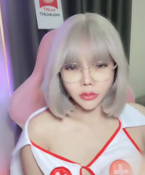 Cô y tá Sbmanaaw3 dâm đãng điện nước tràn trề