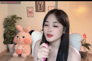 Idol AiMy xinh như Bạch Tuyết hóa thần dâm trên Stripchat