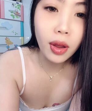 Phương baby khoá phòng để show hết hàng họ trên yylive